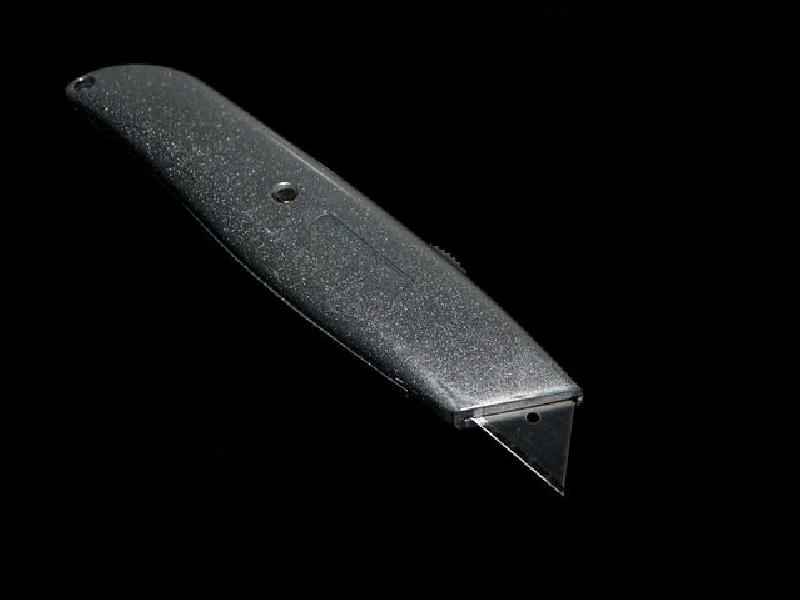 Фото - Звуки канцелярского ножа, слушать онлайн и скачать